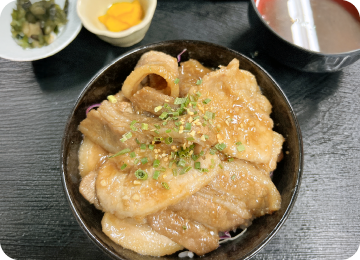 よしやす風豚スタミナ丼