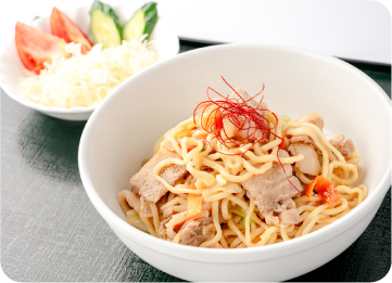 肉屋の焼ラーメン温泉たまご付